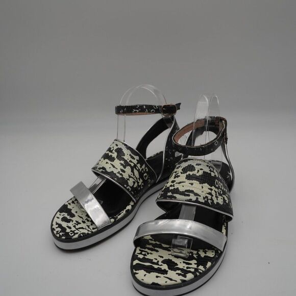 Pour La Victoire Sabina Ankle Strap Flat Sandals, Black/white/silver Size 7. - Picture 3 of 8